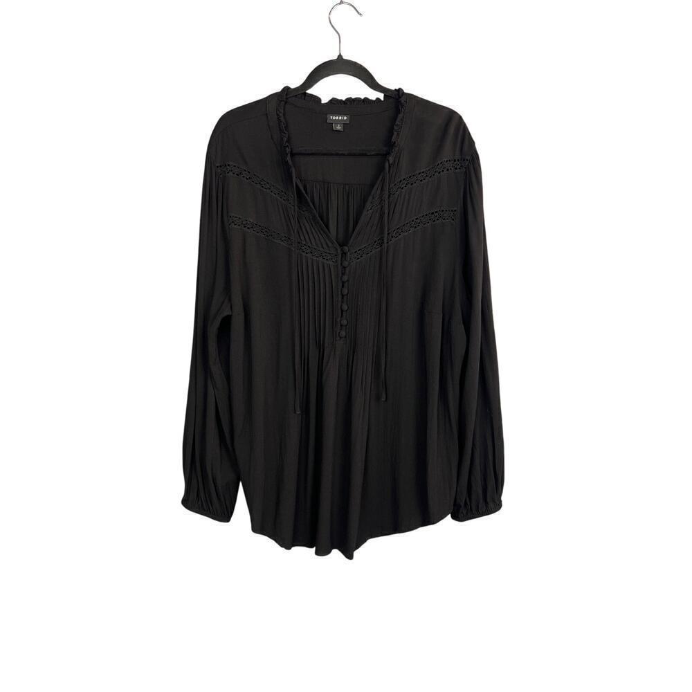 Torrid Long Sleeve Lace Insert Pleated Blouse Size 2